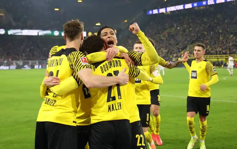 黄黑旋风席卷欧冠：多特蒙德的青春与热血征途
